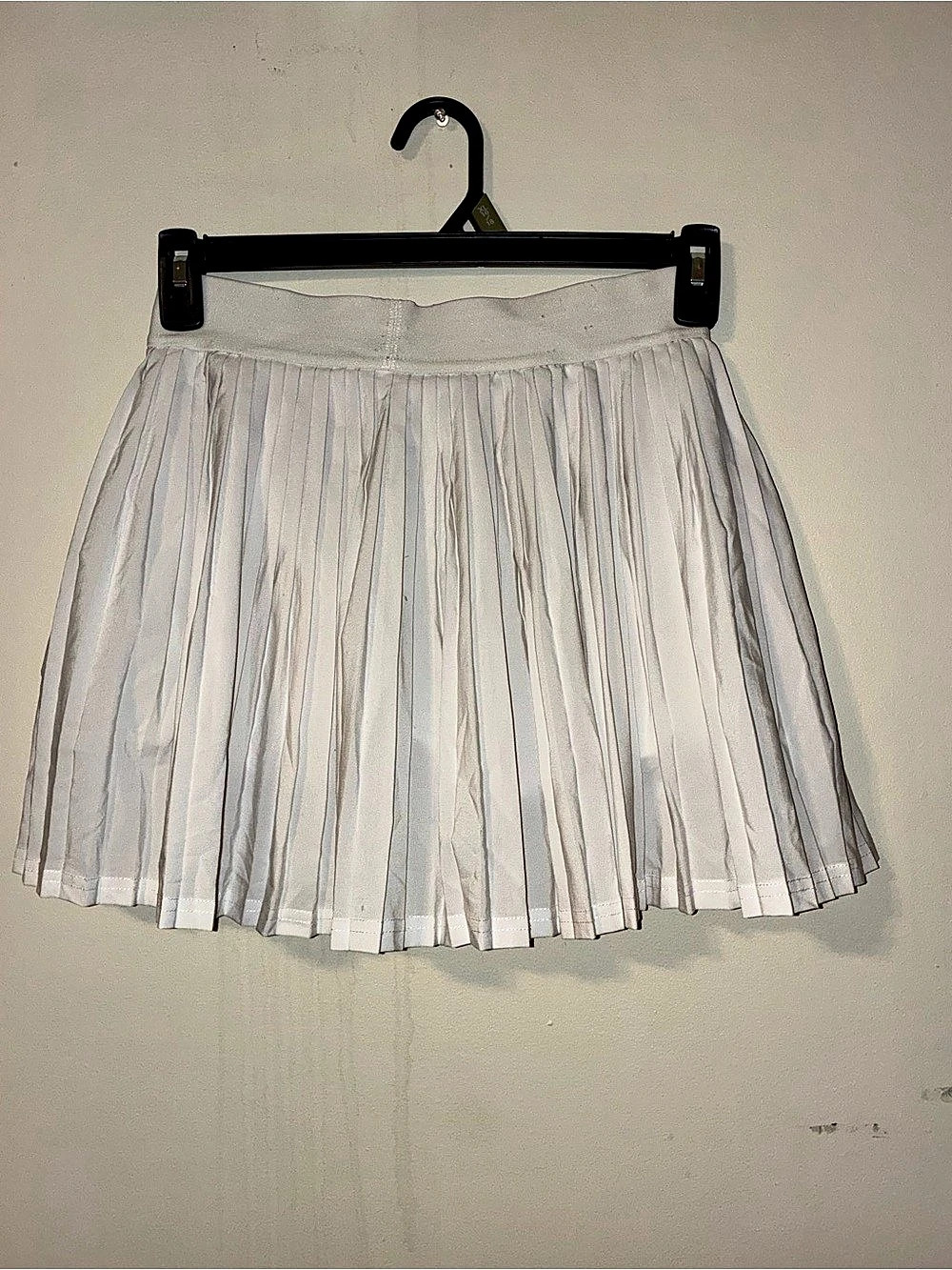 Pleated Skort in White Large Like New